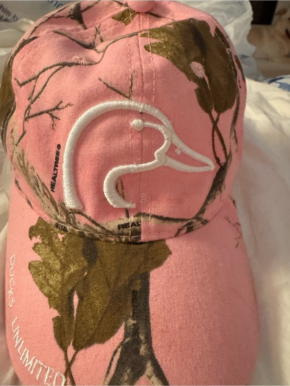 Ladies Fit Pink Ducks Unlimited Realtree Camo Baseball Cap - Picture 4 of 8